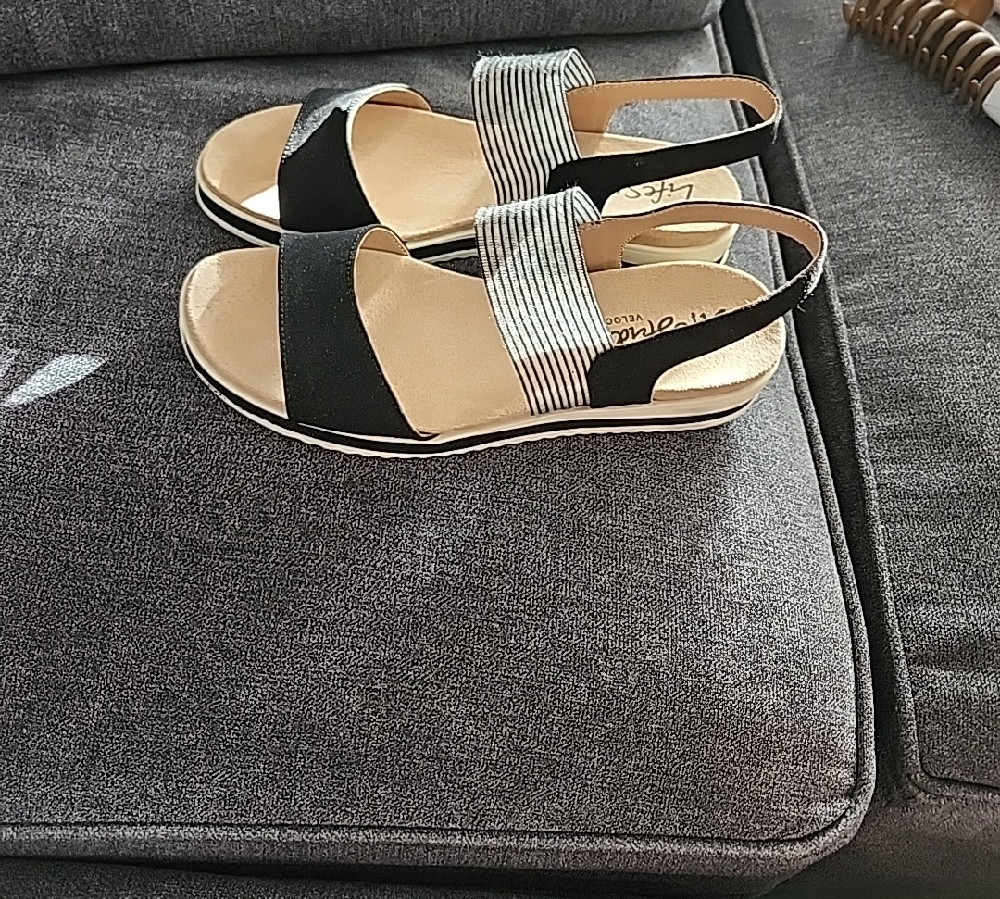 Lifestride Velocity Zing Black and White Striped Sandals 9.5W - Picture 4 of 5